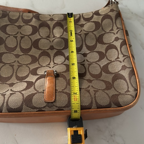 Coach Hampton signature leather canvas shoulder Bag EUC - Picture 5 of 8